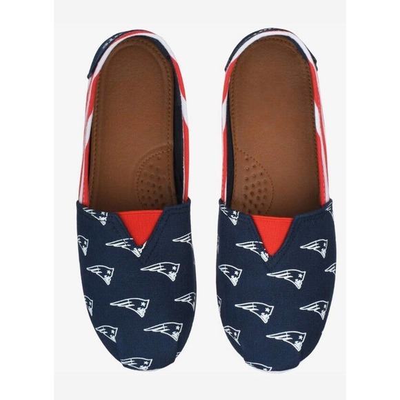 FOCO NFL Football Women's New England Patriots Canvas Slip On Shoe New with Tags - Picture 3 of 4